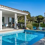 Villa Abril Binisafua