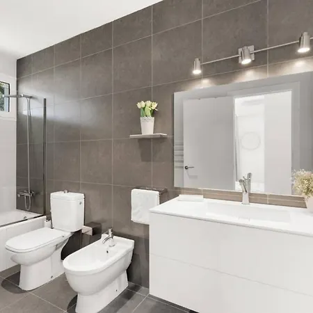 Abril Villa Binisafua