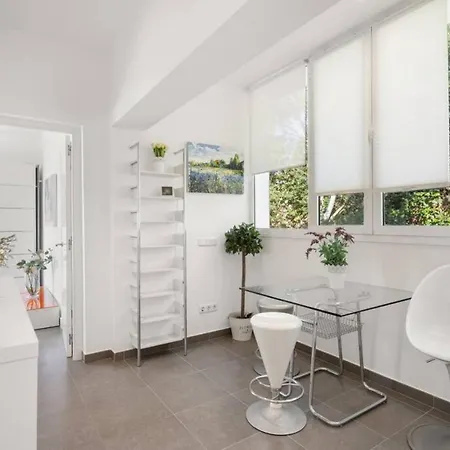 Вилла Abril Binisafua