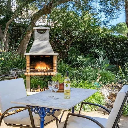 Вилла Abril Binisafua